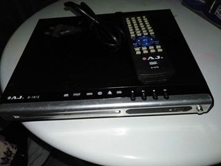 เครื่องเล่นDVD.AJ พร้อมไมค์ให้ฟรี(ราคาต่อรองได้)