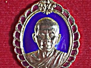 หลวงพ่อคูณ วัดบ้านไร่ รุ่น ศิริมงคล กูให้รวย ลงยาสีแดงสีน้ำเ