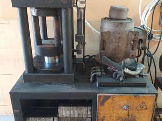 เครื่องอัดสายไฮดรอลิค