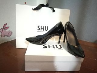 รองเท้าหนังแกะ ยี่ห้อ SHU สูง 3.5นิ้ว รุ่น All Stars black