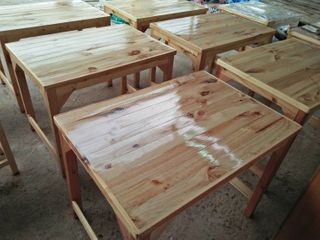 โต๊ะเก้าอี้งานไม้