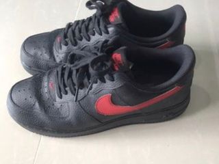 Nike air force 1 leather black red