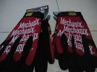 Mechanix Gloves M,L