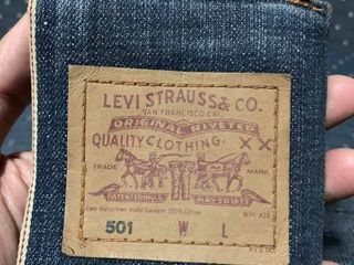 กระเป๋าเงินแท้ Levi Big E