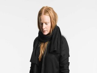 short scarf black (ผ้าพันคอสั้นสินค้าแบรนด์จากสวีเดน)