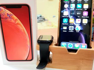 ขาย iPhone xr 128 สีส้ม และ iwatch series 4 44 mm