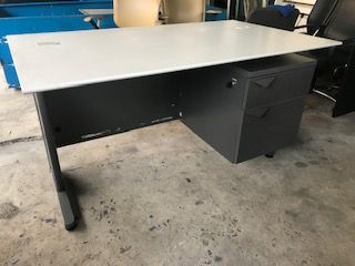 โต๊ะทำงานพื้นเมลามีน ยี่ห้อ MOFLEX ขนาด 80x135x75cm