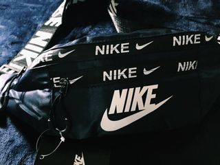 กระเป๋าคาดอก Nike