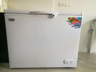 ตู้แช่แข็งยี่ห้อ Natural ฝาทึบ 7.8 คิว