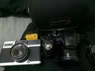 Fujifilm finepix s1800 & fuji compact 35