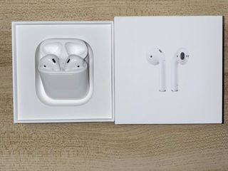 AirPods 2nd Generation with Charging Case