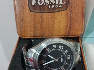 นาฬิกาแบร์น fossil