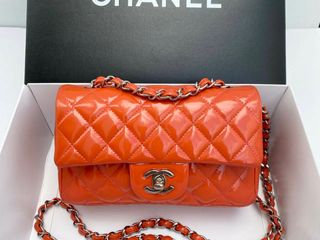 Used in good condition chanel mini 8 patent holo 16