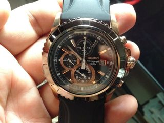 นาฬิกาข้อมือ seiko ของแท้ รุ่น cronograph 100 m