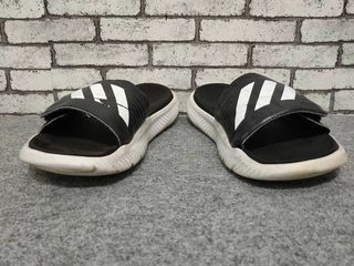 รองเท้าแตะ Adidas