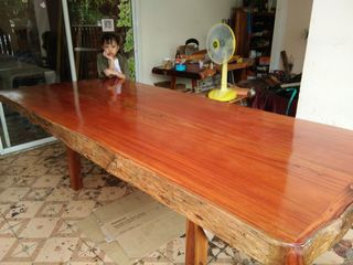(ขายแล้ว) โต๊ะไม้แดง ไม้เนื้อแข็ง กว้าง105-110 ยาว260