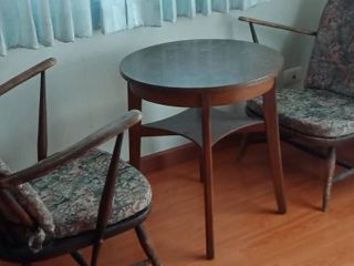 เก้าอี้และโต๊ะเก่าจากอังกฤษ