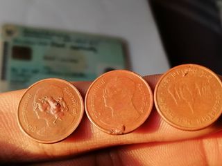 เหรียญ25สตางสีทองแดงปี 2552  2553 ผลิตน้อย  มีเนื้อเกิน