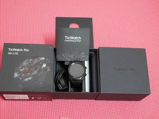 นาฬิกา Smart Watch
ยี่ห้อ TicWatch รุ่น Pro 4G/LTE