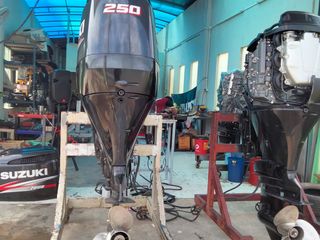 เครื่องเรือ outboard Suzuki DF 250