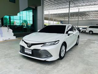 Toyota Camry 2.0 G รถปี 2019 สีขาวมุก