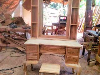 ชุดโต๊ะเครื่องแป้งหลุยส์ไม้สักแห้งยัง 90 สูง 180 ราคาทำสี