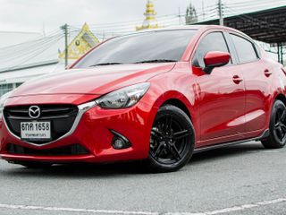 ปี 2017 Mazda2 1.3Skyactive Hight Connect AT สีแดง