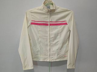 แจ็คเก็ตผ้าร่ม Nike