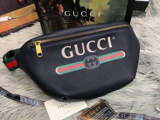 กระเป๋าผู้ชายคาดอก Gucci