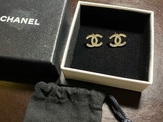 Chanel earring classic