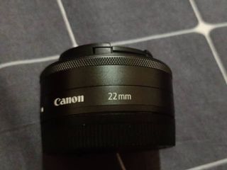 Canon EFM 22mm F2 STM
