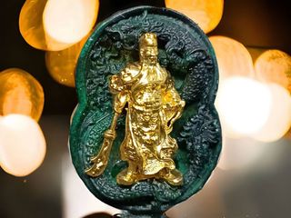 เหรียญหล่อเจ้าพ่อกวนอู ศาลพระเสื้อเมือง จ.นครศรีธรรมราช รุ่น