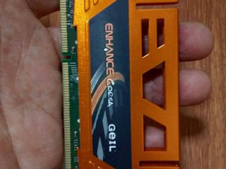RAM 2 GB
