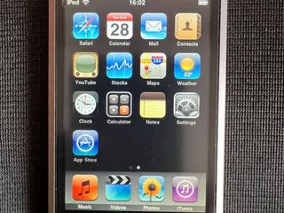 iPod Touch Gen 1 (8 GB)