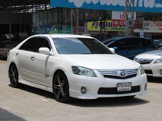 2010 Toyota Camry Hybrid 2.4 V AT สีขาวมุก ฟรีดาวน์ จัดท่วม