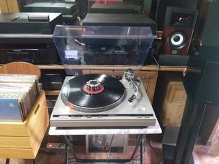 เครื่องเล่นแผ่นเสียงtechnics SL-D33