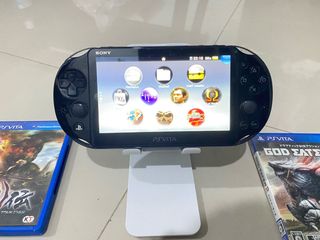 PS VITA รุ่น 2000