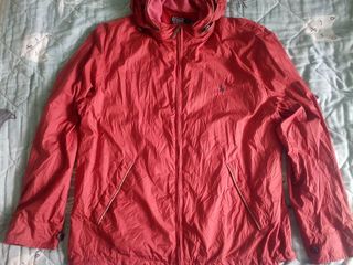 เสื้อคลุมผ้าร่มสีแดง