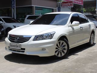 2011 HONDA ACCORD 2.0EL ฟรีดาวน์