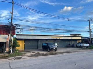 เซ้งโครงสร้าง พร้อมชั้นวางสินค้า รอบฝนัง