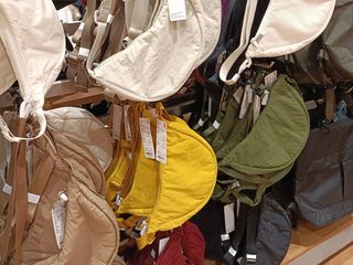 รับหิ้ว Uniqlo สินค้าลดราคา กระะเป๋าสะพาย