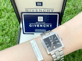 59490. GIVENCHY