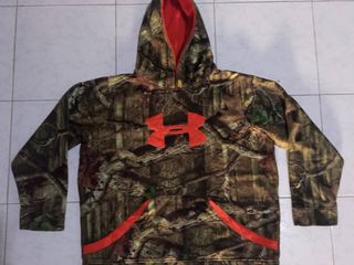 เสื้อสเวทเตอร์มีฮูด under armour ไซร์ประมาณ M-L