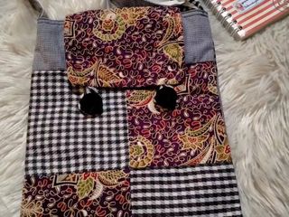 กระเป๋าสะพายข้าง