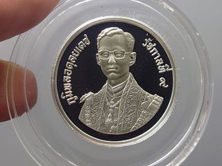 เหรียญเงินขัดเงา 150 บาท ที่ระลึก 60 พรรษา รัชกาลที่ 9 ปี30