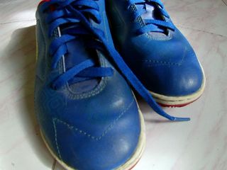 รองเท้ากีฬาฟุตซอลสำหรับเด็กประถม เบอร์ 35