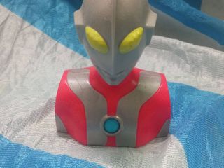 ของเล่นนอก แท้จากญี่ปุ่น กดหัวไฟที่หน้าอกเปลี่ยน