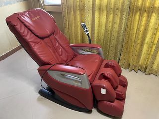เก้าอี้นวดไฟฟ้า RESTER TITAN สีเลือดหมู มือสอง สภาพดี ใช้งาน