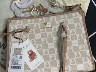 กระเป๋าถือแบรนด์TTWN BEAR