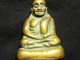 หลวงพ่อเงินหล่อโบราณเลข๘๒ไทย